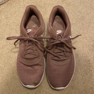 Nike Tanjun shoes